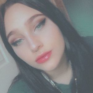 Meet your Posher, Caitlyn